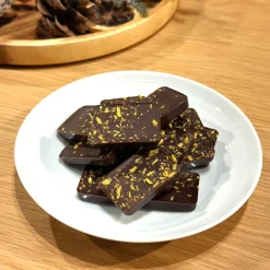 Chocolat Et Bonbons^Muji Chocolat noir fourré de yuzu et de pépites d'oranges