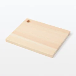 Ustensiles^Muji Planche à découper en bois de hinoki avec trou de suspension ‐ Petite